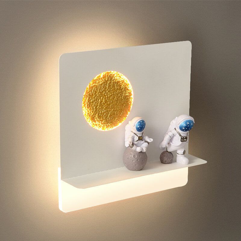 Contemporary creative iron resin round astronaut LED wall lamp for bedroom