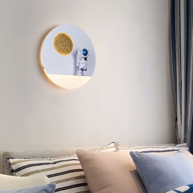 Contemporary creative iron resin round astronaut LED wall lamp for bedroom