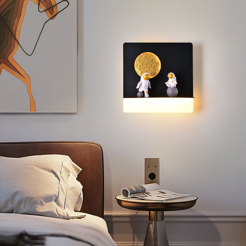 Contemporary creative iron resin round astronaut LED wall lamp for bedroom