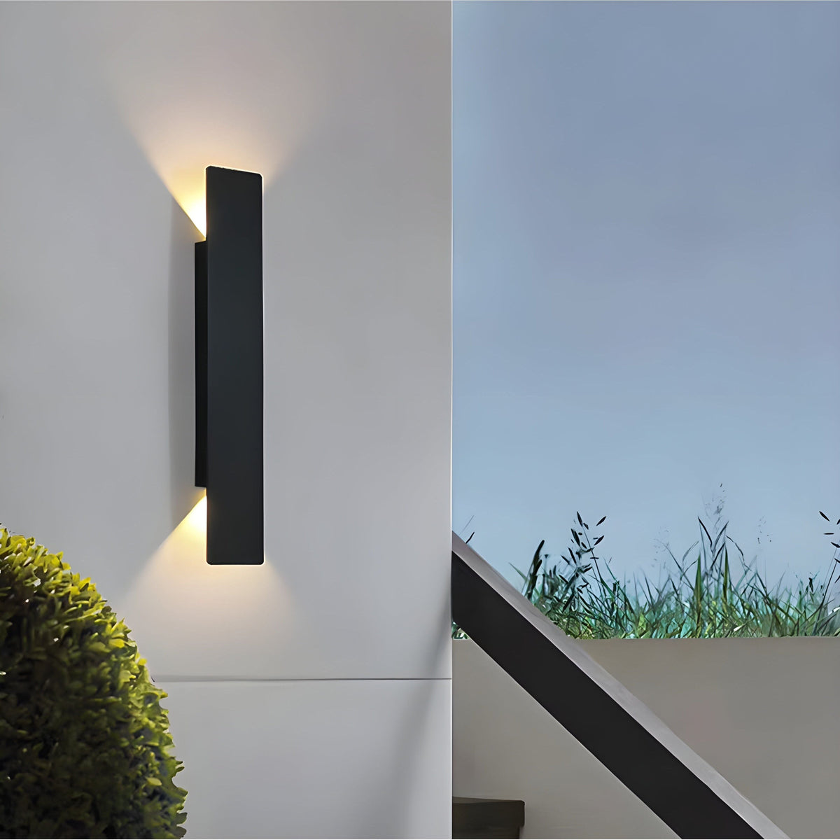 Light - Modern weatherproof LED wall lamp made of aluminum for outdoor use