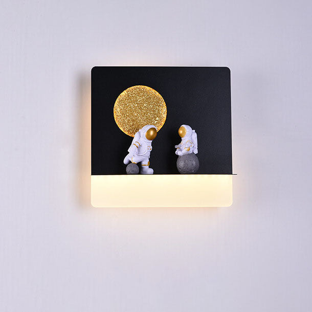 Contemporary creative iron resin round astronaut LED wall lamp for bedroom