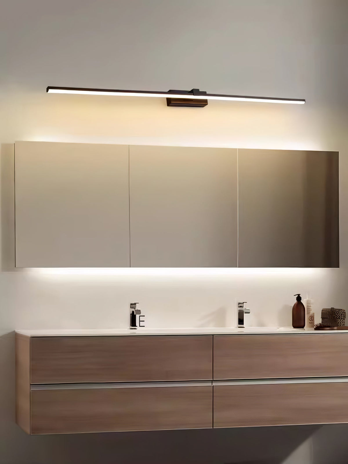 Metal Linear Mirror Lamp bracket Wall Light | Madigas
