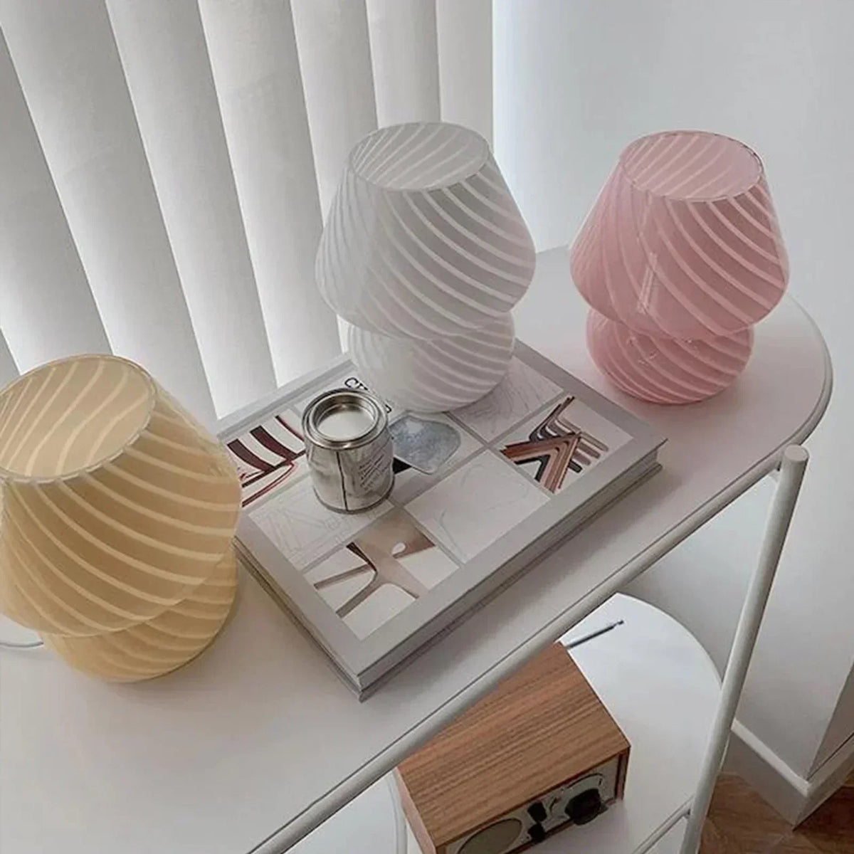 Murano-Glass-Table-Lamp - Elegant and Unique