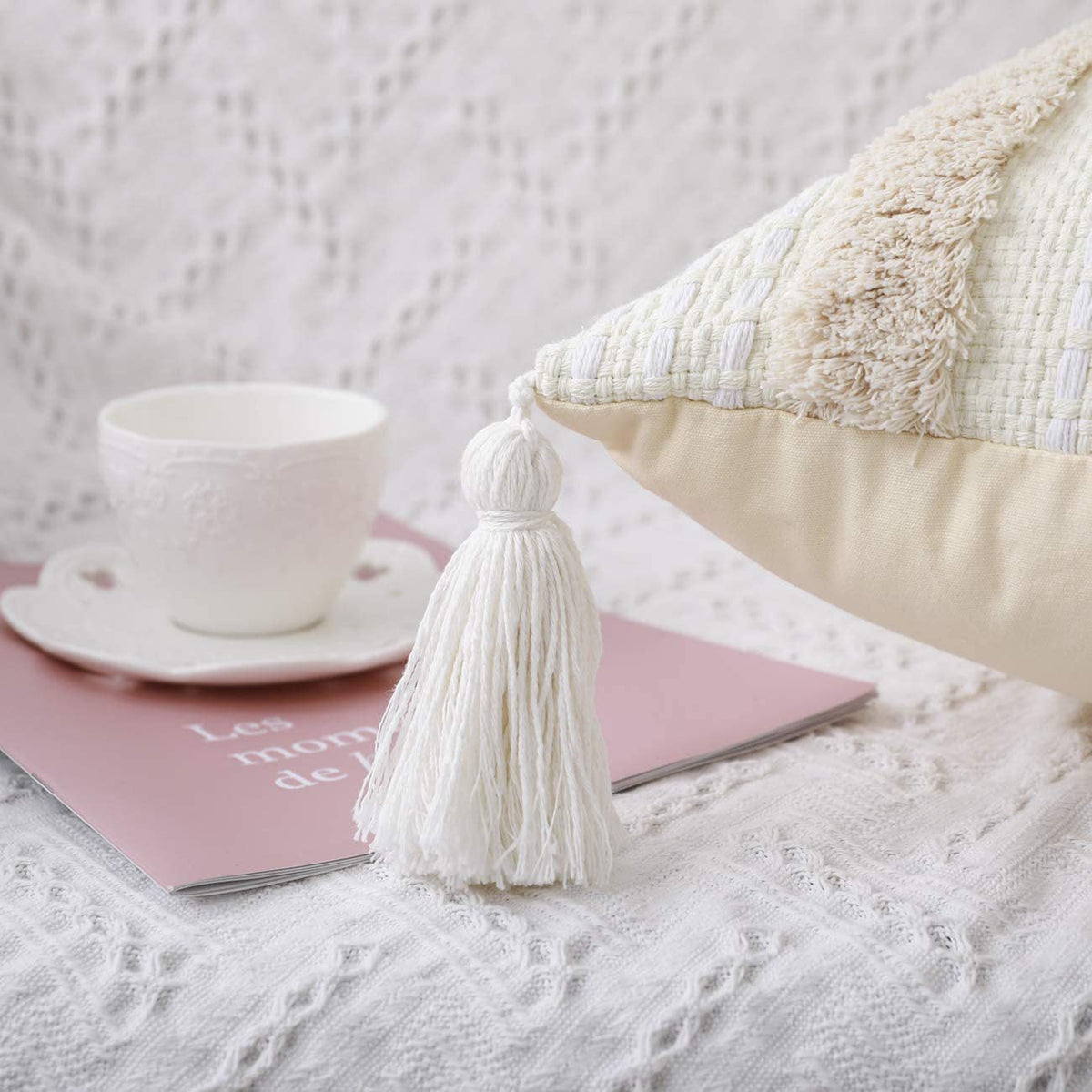 Structured Pillowcase with Tassels Madigas