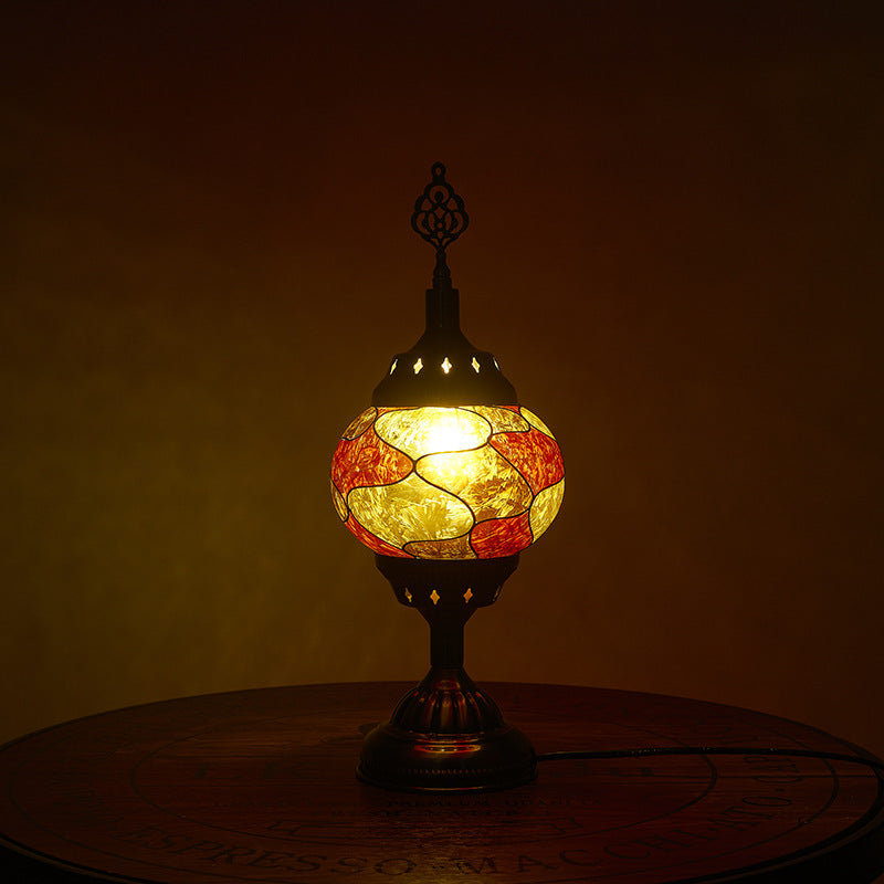 Traditional Tiffany romantic oval iron enamelled 1-light table lamp for the bedroom