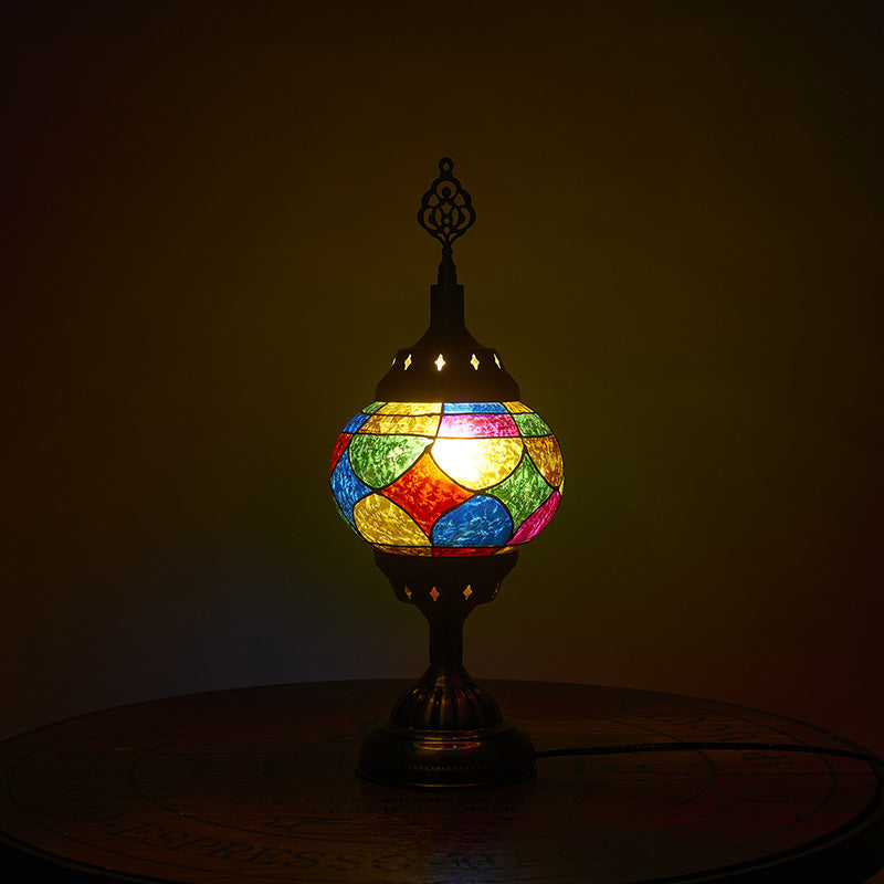 Traditional Tiffany romantic oval iron enamelled 1-light table lamp for the bedroom