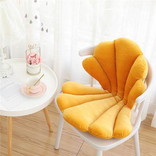 Chic Velvet Shell Cushion - Luxurious and Stylish Cushion for Living Room, Bedroom